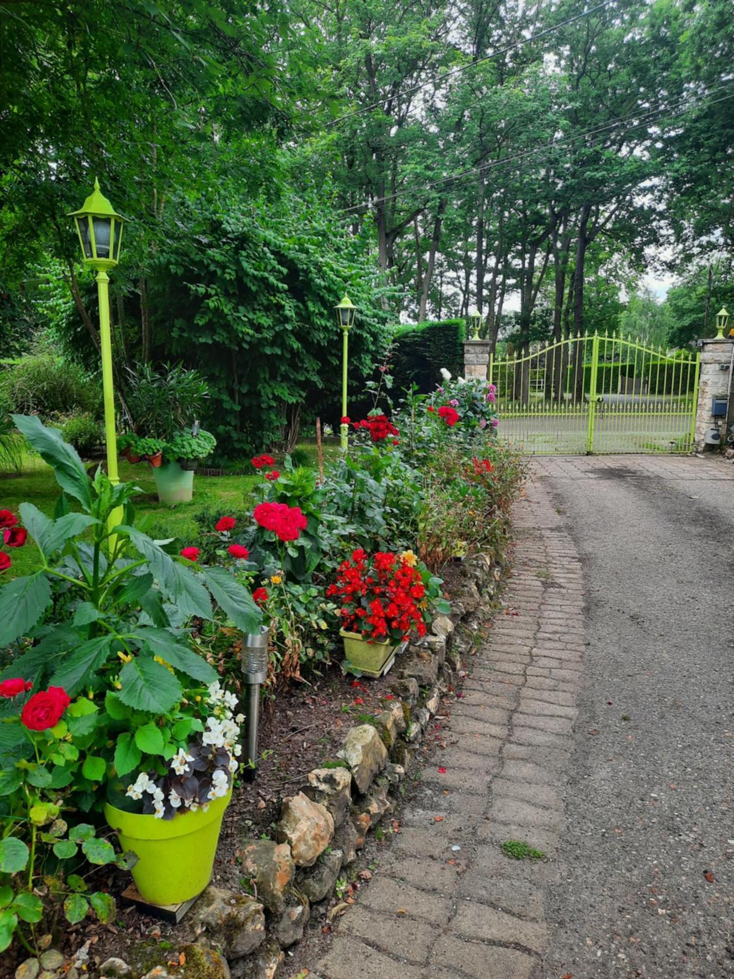 Bed and Breakfast Chambre D Hote Les Bosquets Cauge Exterior foto
